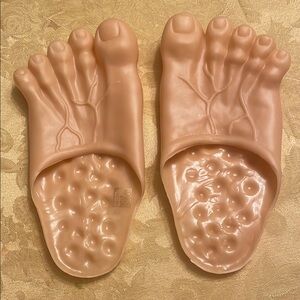 Novelty Foot Design Sandals - Tan pedicure flip-flops for men